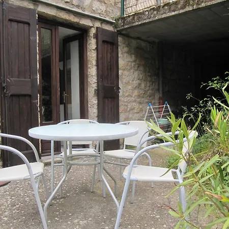 La Coustouille 2/4 Personnes Holiday home