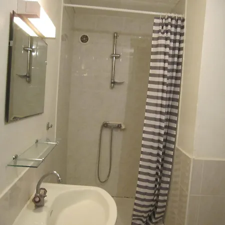 La Coustouille 2/4 Personnes Holiday home